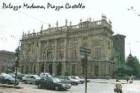 Una veduta di Palazzo Madama da Piazza Castello in Torino