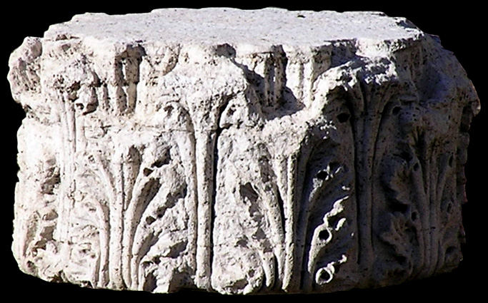 Capitello corinzio di colonna, blocco inferiore, Roma, Largo Argentina