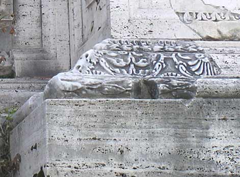 Zoccolo decorato, da Roma, Foro Romano, tempio di Vesta
