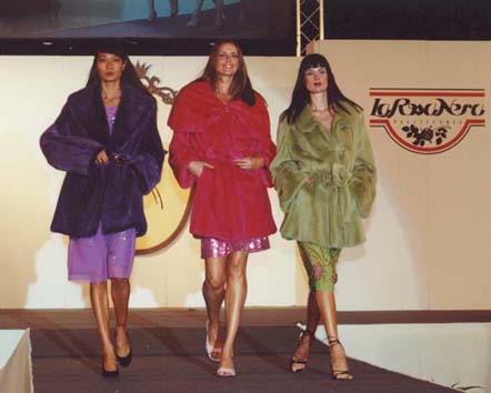SFILATA DI PELLICCERIA NEW TREND IN OCCASIONE DI "TRIVERO IN FESTA 2000"